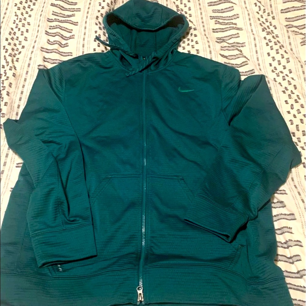 Nike therma fit hooded zip up